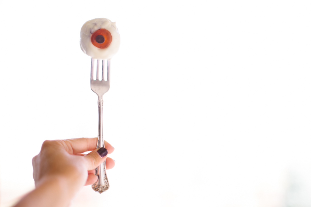 eyeball-halloween-cookies